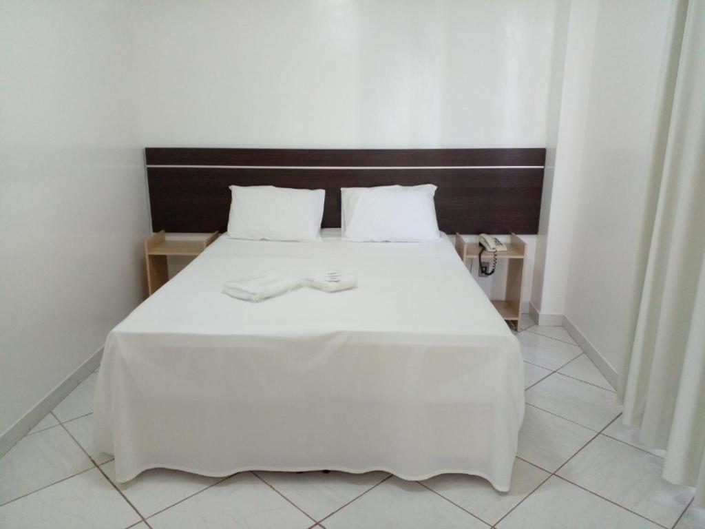 Hotel Minas Brasil Montes Claros Exteriör bild